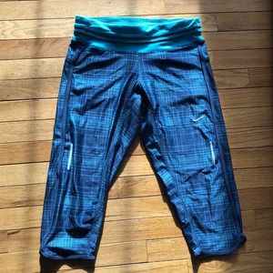 Blue Pattern Nike crop leggings size small